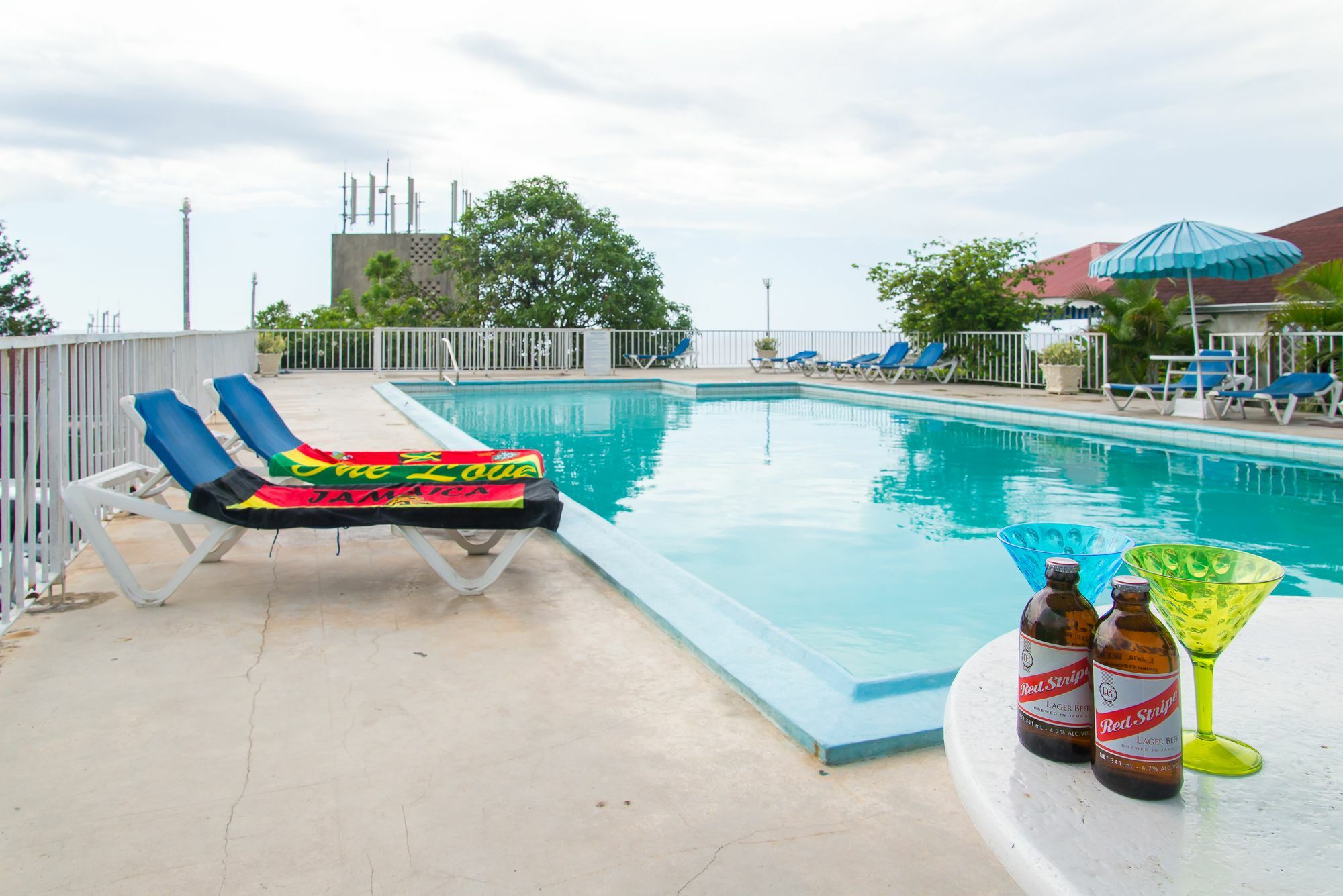Montego Bay Club Apartments エクステリア 写真