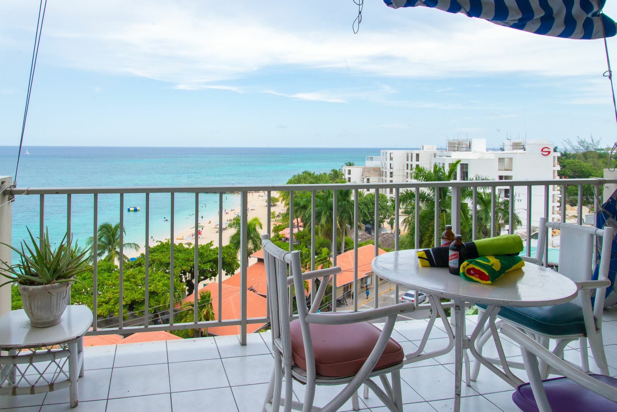 Montego Bay Club Apartments エクステリア 写真