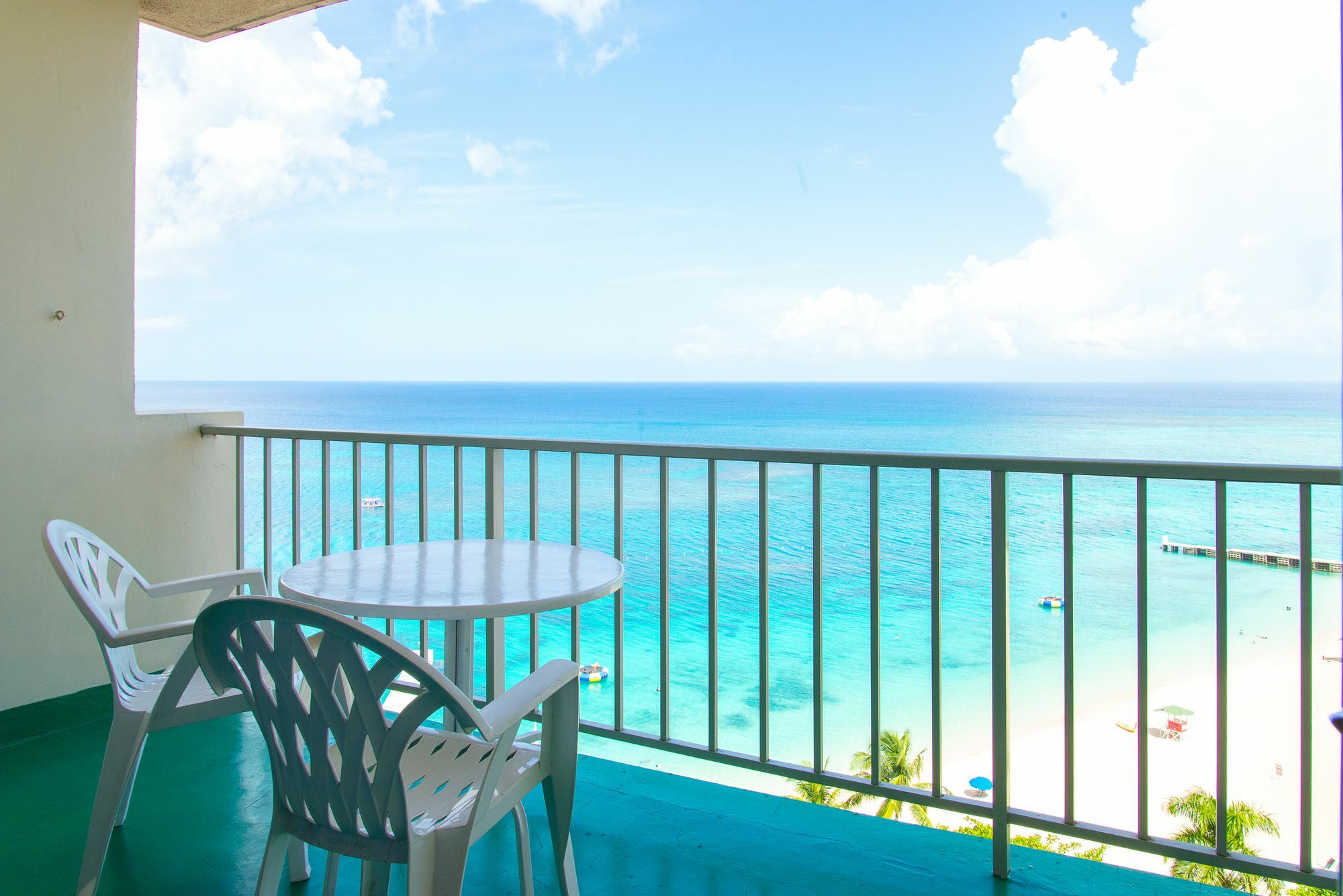 Montego Bay Club Apartments エクステリア 写真