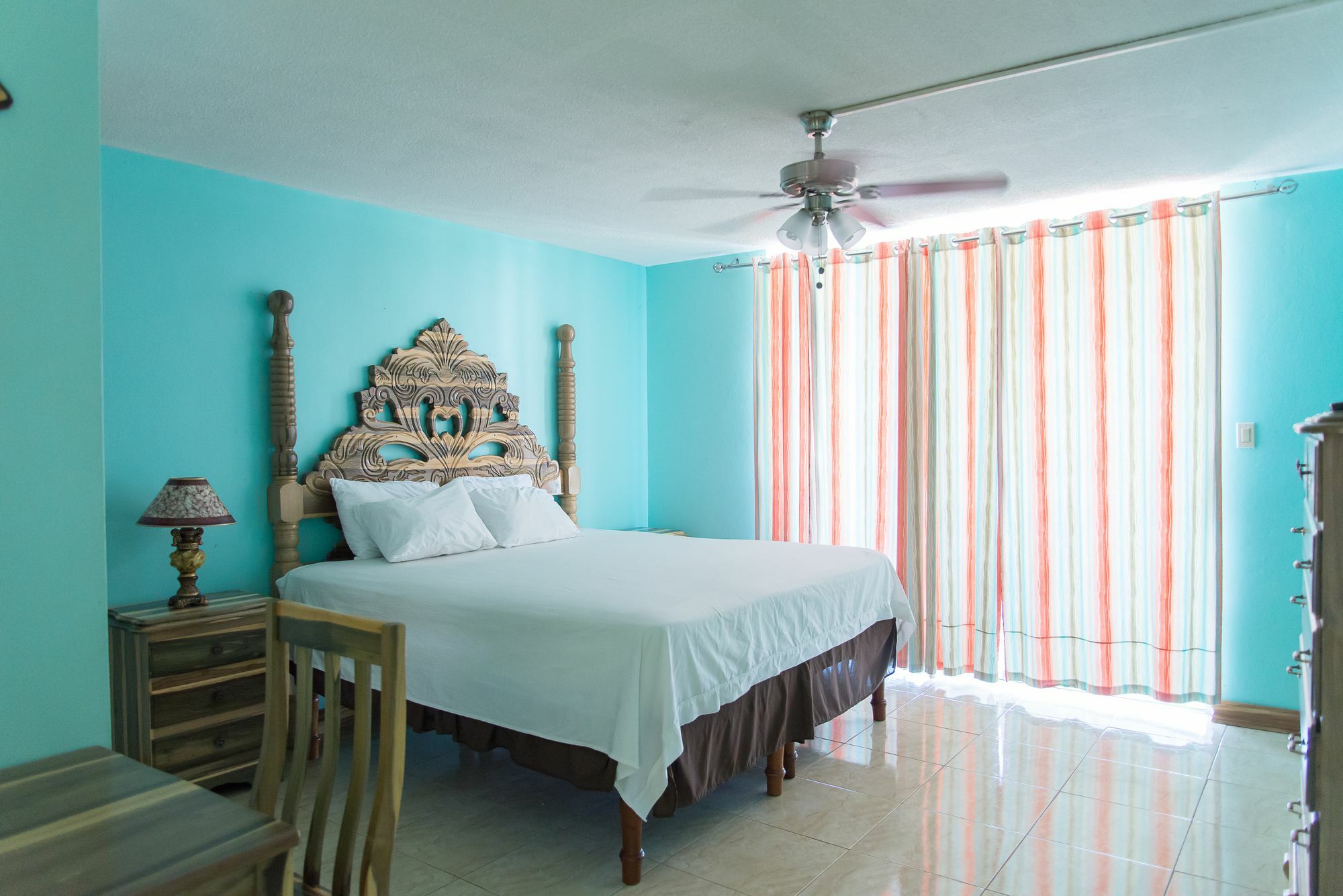 Montego Bay Club Apartments エクステリア 写真