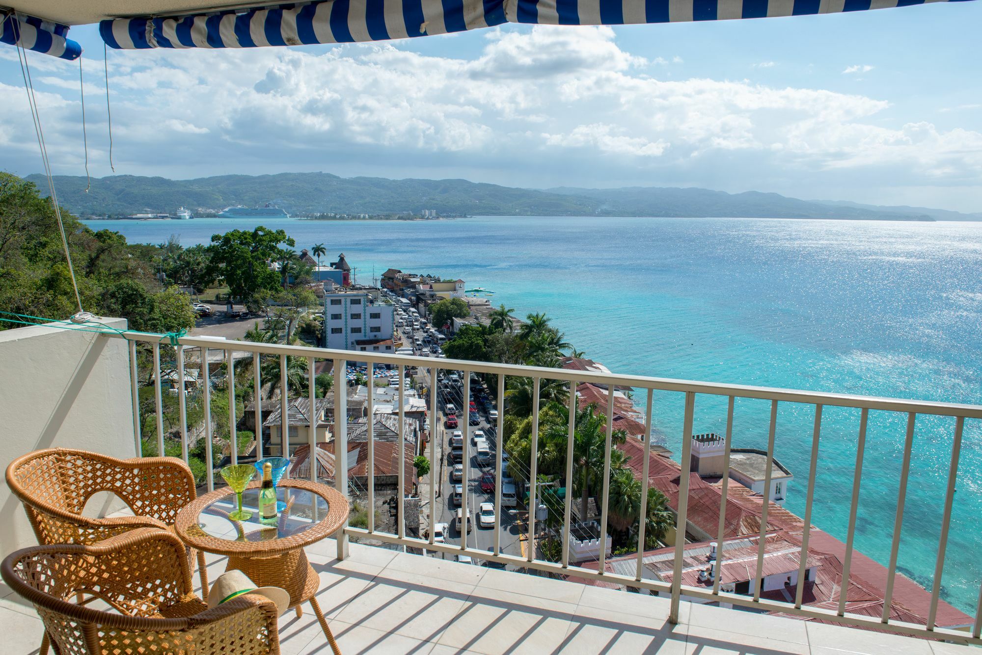 Montego Bay Club Apartments エクステリア 写真