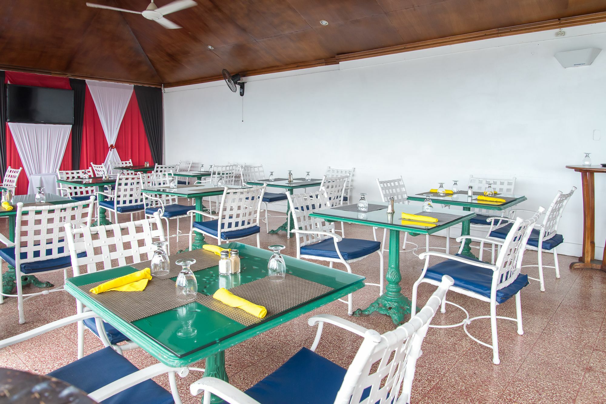Montego Bay Club Apartments エクステリア 写真